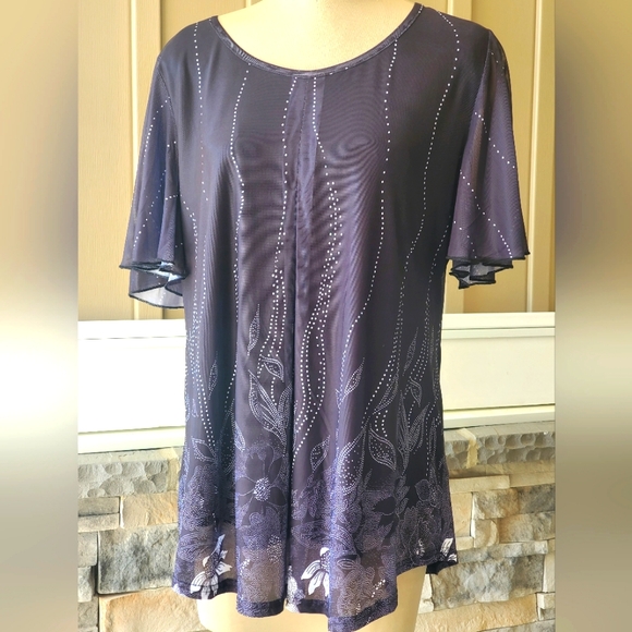 NWT. Double layer Mesh top - Picture 1 of 5